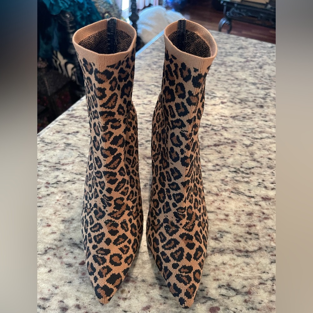 Mia Boots NWT